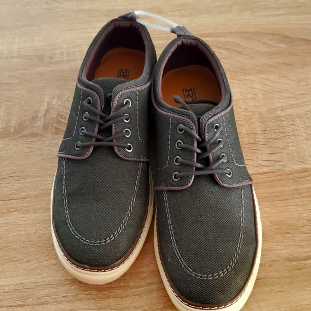 NWOT  RYE by Hawker Rye Faber mens dress sneaker 8.5.